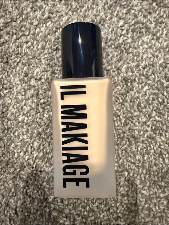 IL MAKIAGE Other - IL MAKIAGE Foundation Bottle — Light Beige Shade with Black Cap